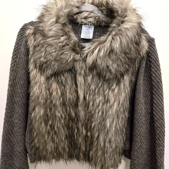 Kate Landry Faux Fur Collar Cropped Cape Knit Sleeves Gray Size M Acrylic & Wool - Picture 2 of 13